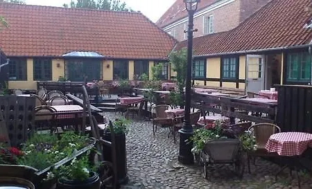 Postgaarden 2*